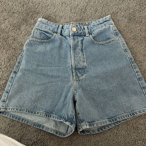 1 or 2 Zara shorts!!